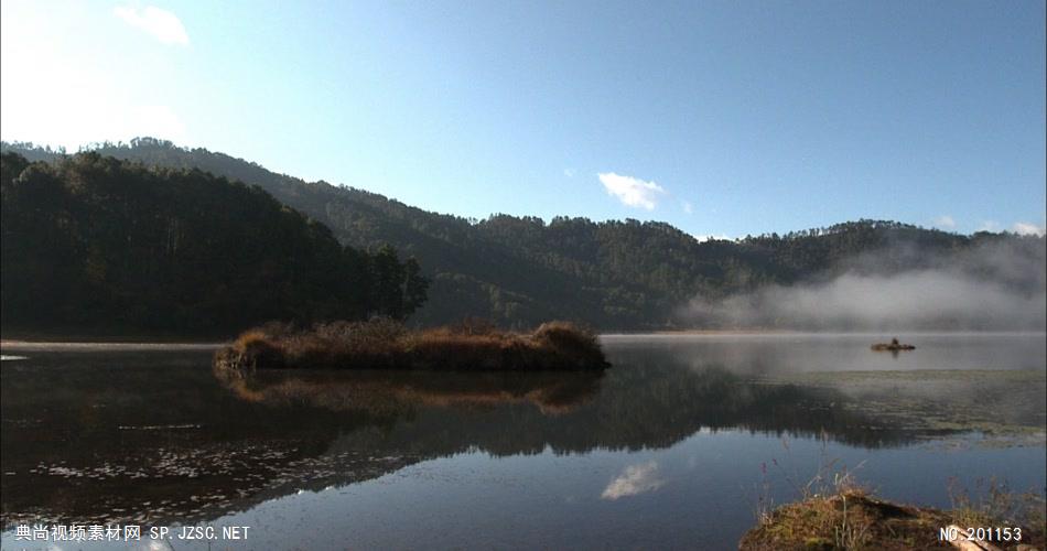 清晨湖面雾气中国名胜风景标志性景点高清视频素材