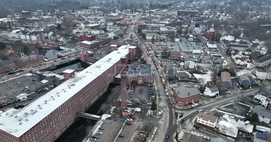 以上 建筑物 汽车 城市 寒冷的 飞行 季节 雪 街道