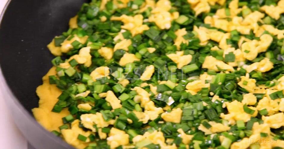 韭菜烀饼超清无水印美食视频